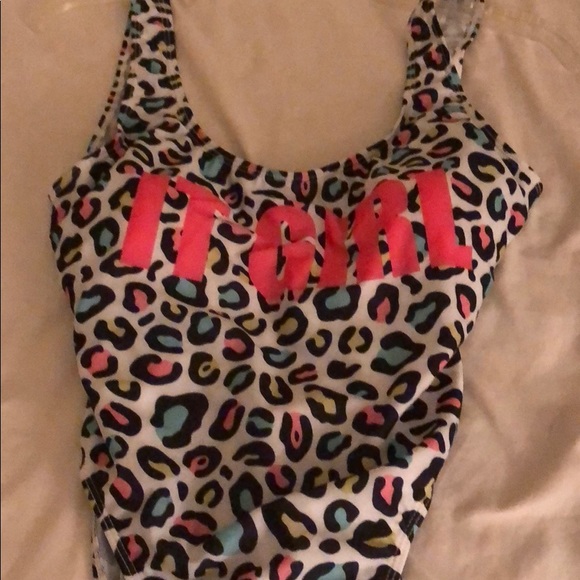 Bathing suits - Picture 3 of 4